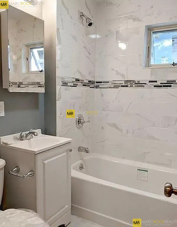 60 Buzzell Ln, South Medford