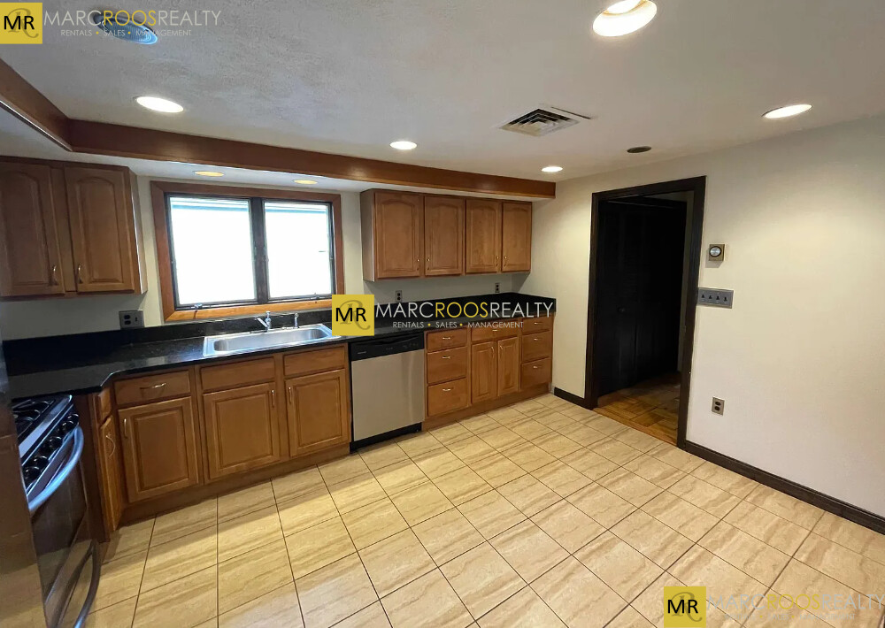 50 Hamilton St, Medford