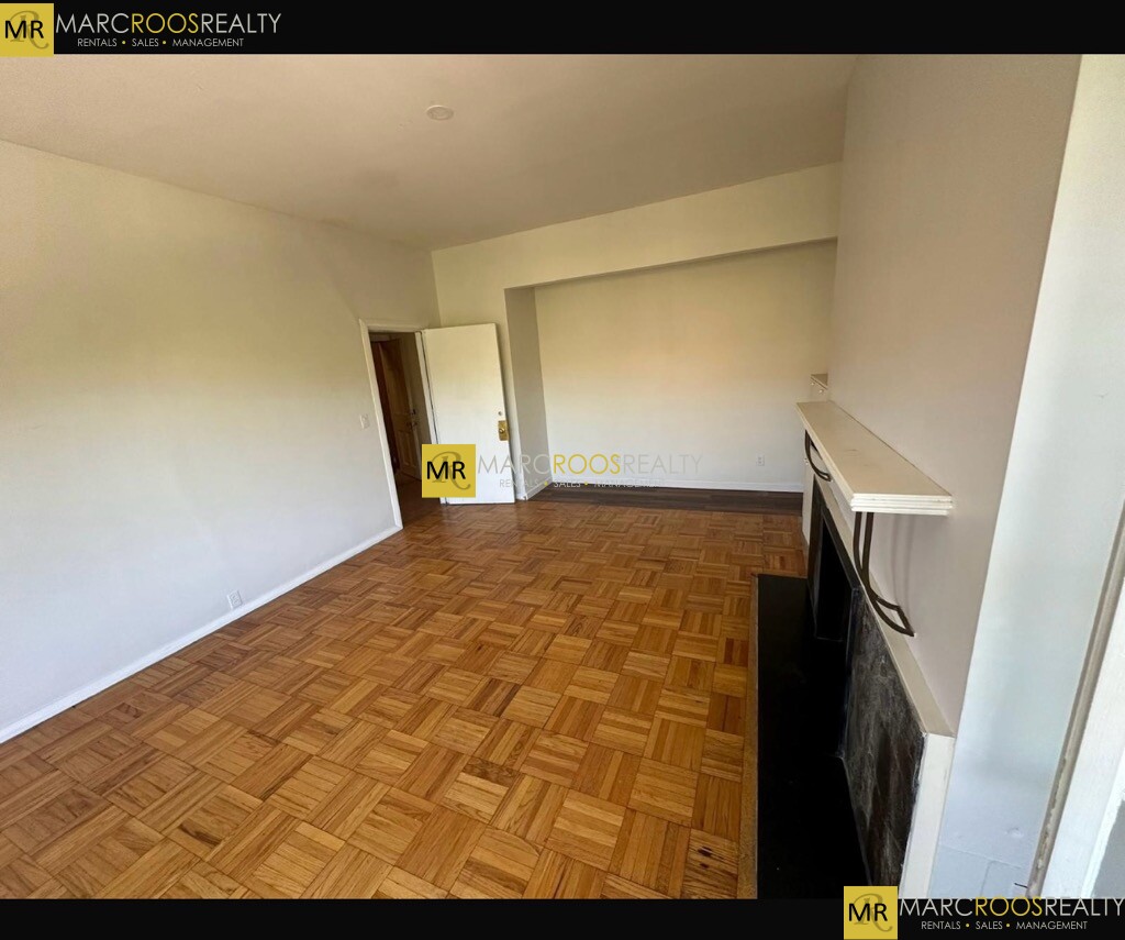 Photo 6 of Beacon Unit ROOM