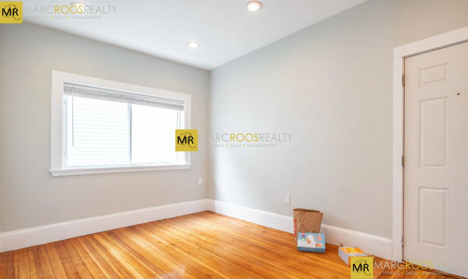 Photo 6 of 164 Hyde Park Ave. Unit 2