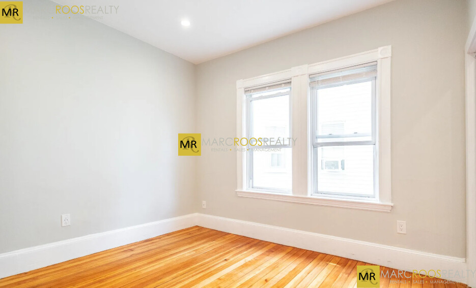 Photo 5 of 164 Hyde Park Ave. Unit 2