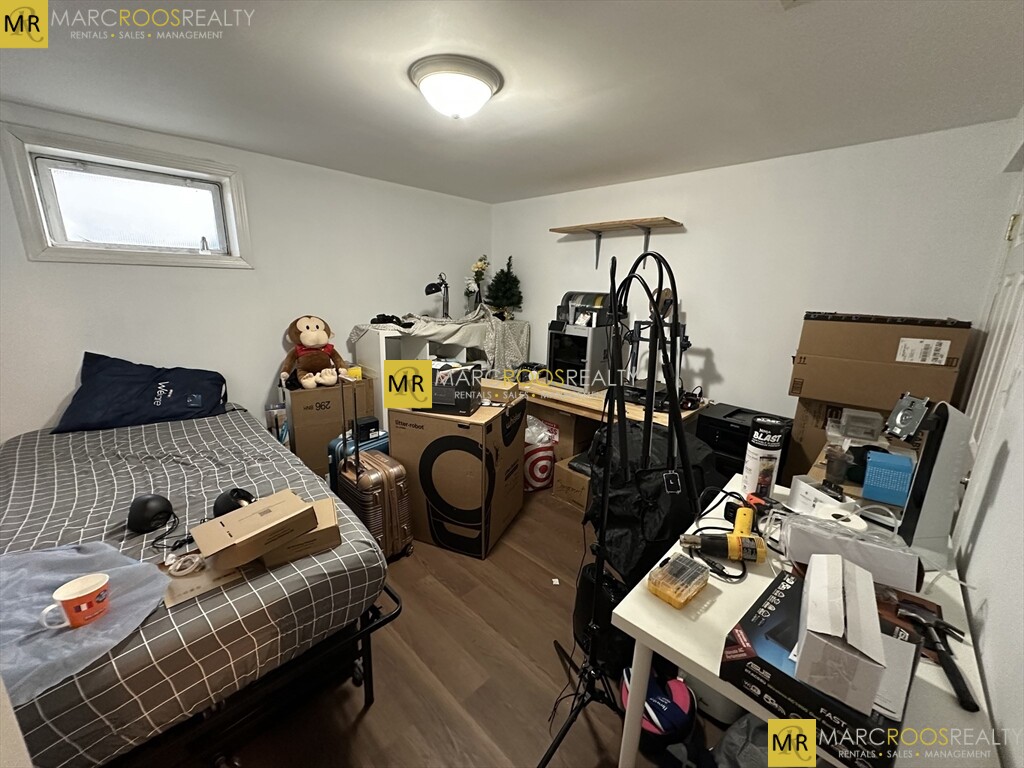 https://ygl-photos.s3.us-west-004.backblazeb2.com/75W67f55d242f8a9.jpg