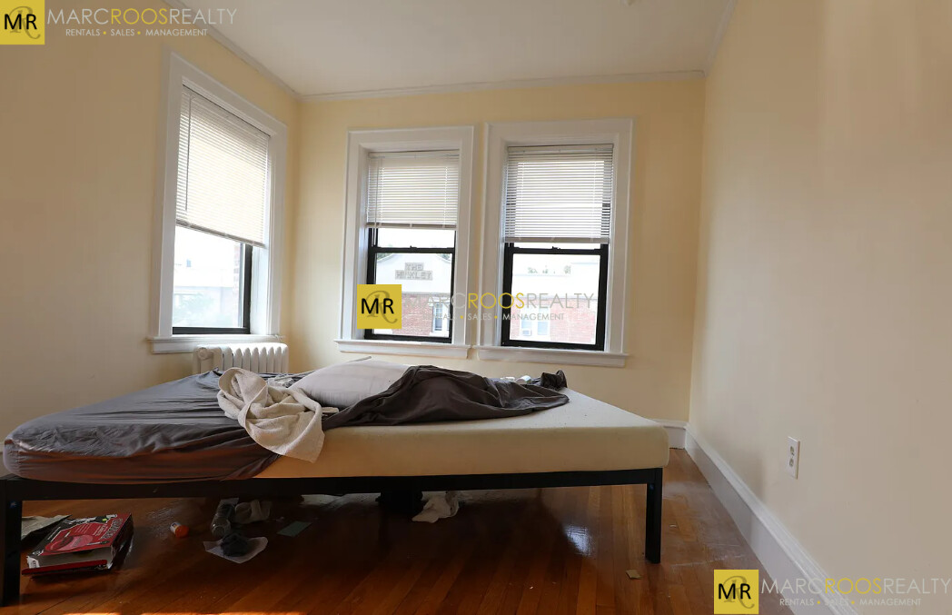 Photo 5 of 21 Park Vale Ave. Unit 11