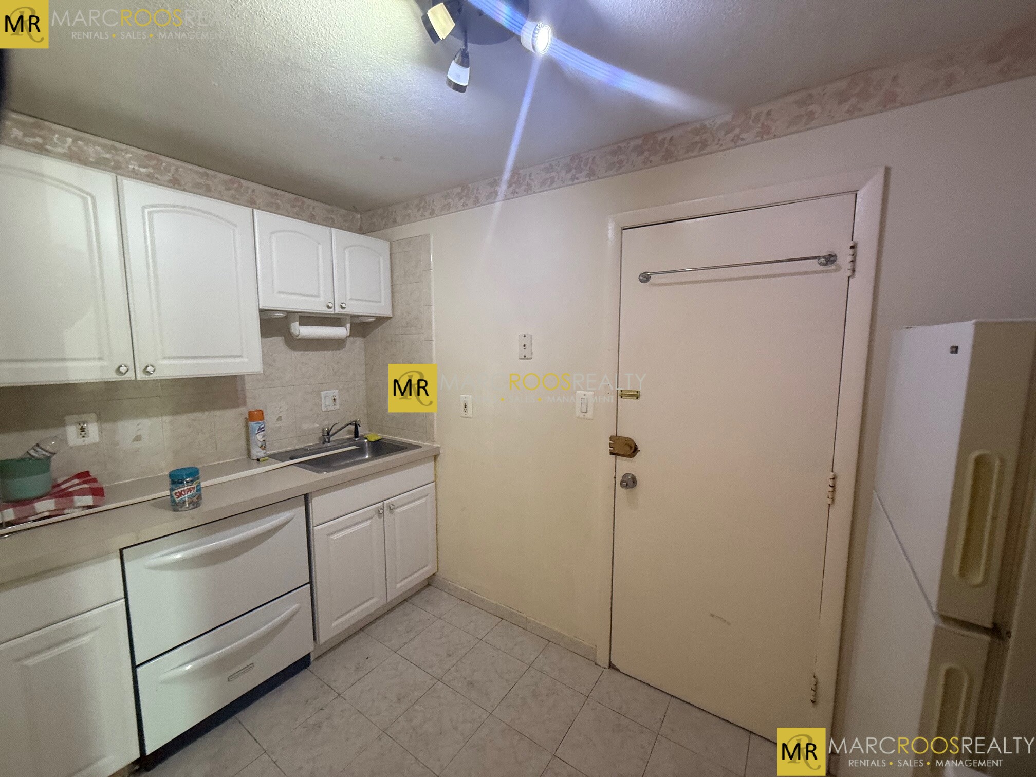 Photo 7 of Bennington St. Unit 5