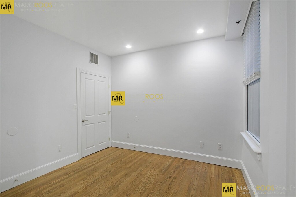 Photo 11 of Boylston St. Unit 8 [NO ADS]