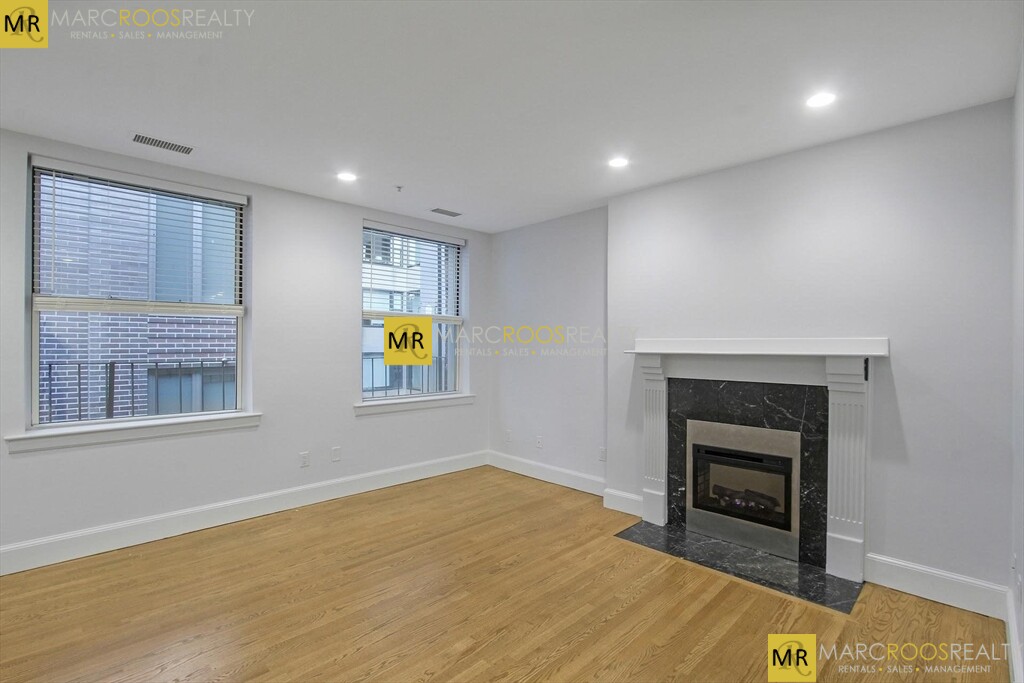 Photo 3 of Boylston St. Unit 8 [NO ADS]