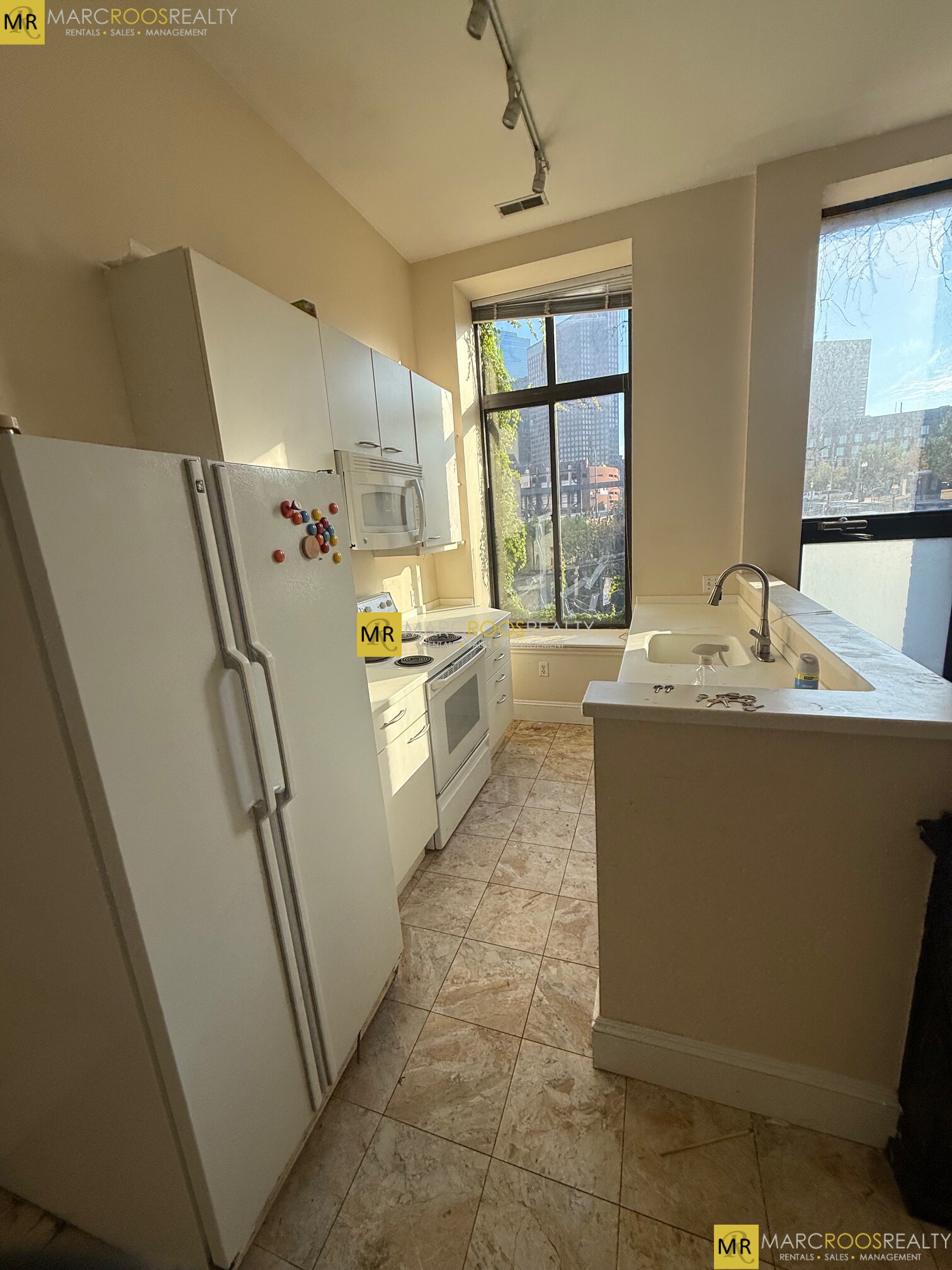 Photo 3 of 108 Richmond St. Unit 1
