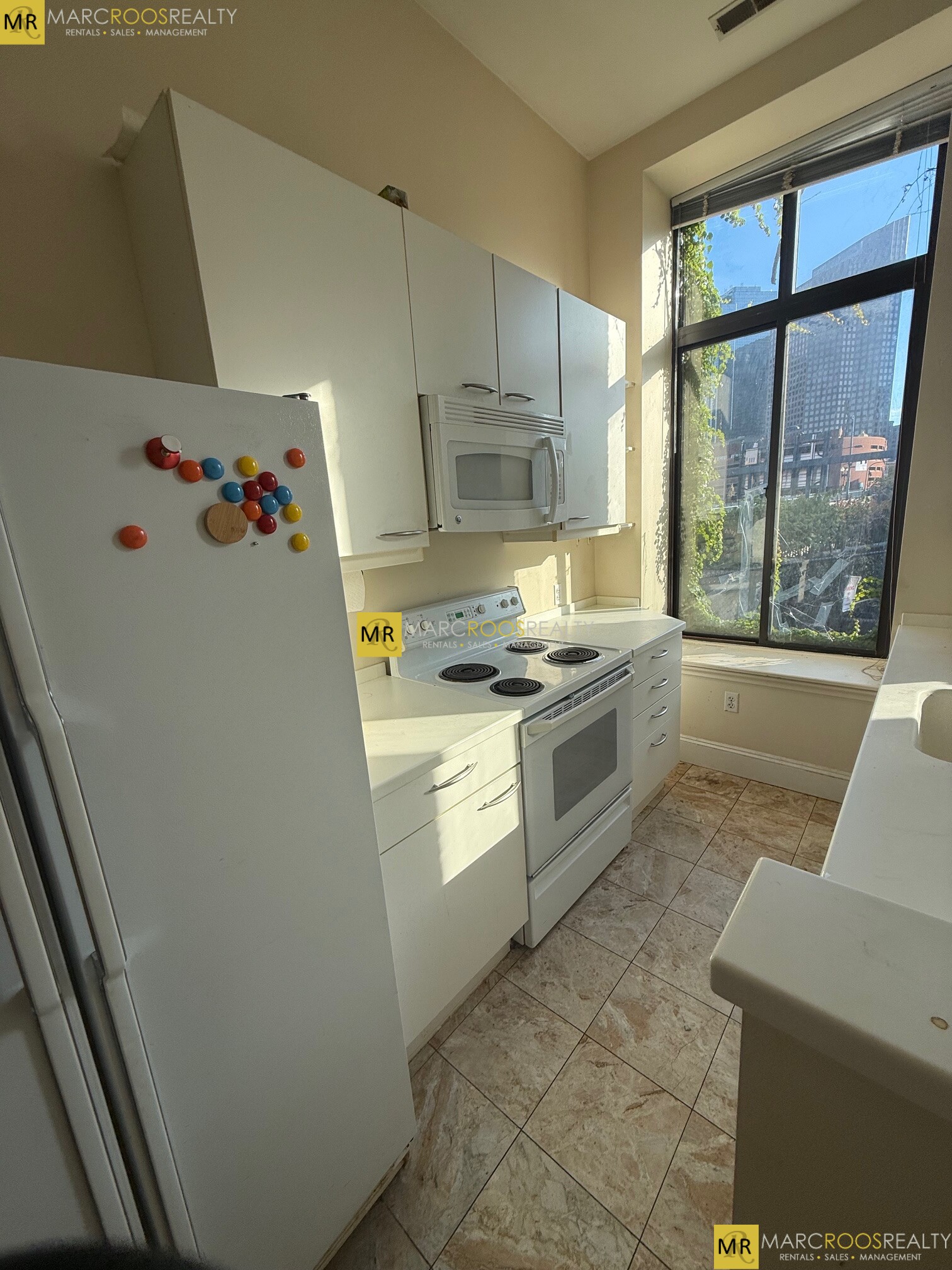 Photo 5 of 108 Richmond St. Unit 1