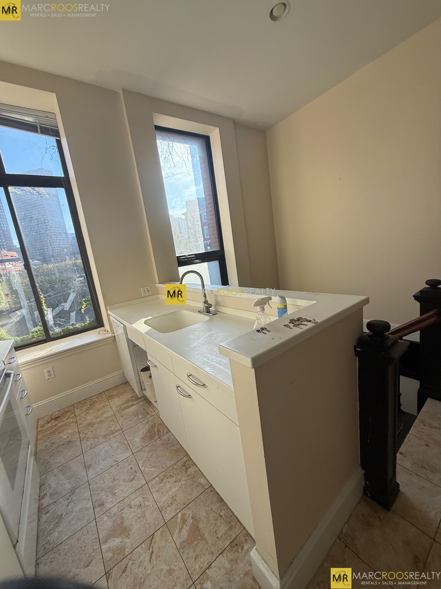 Photo 4 of 108 Richmond St. Unit 1