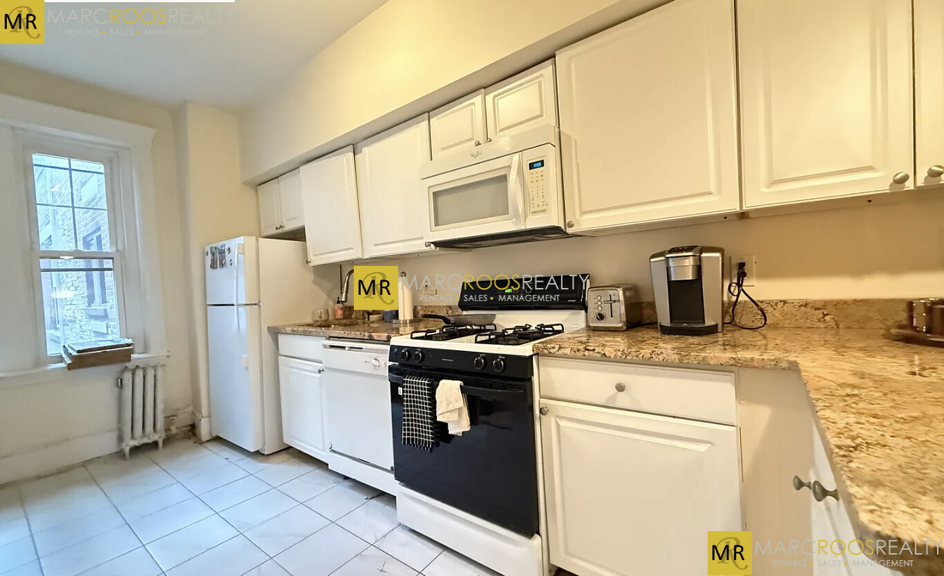 Photo 2 of Commonwealth Ave. Unit 5