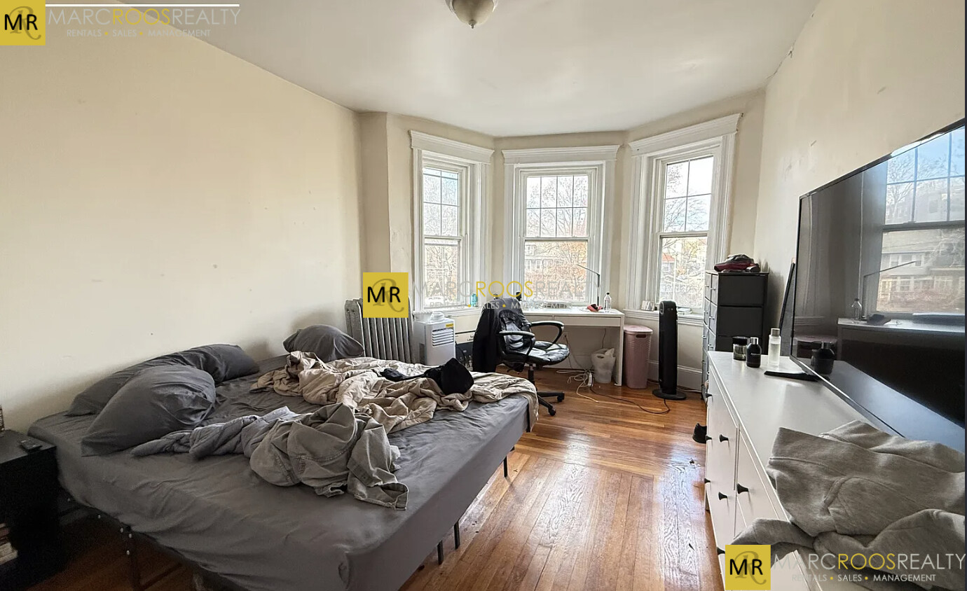 Photo 3 of Commonwealth Ave. Unit 5
