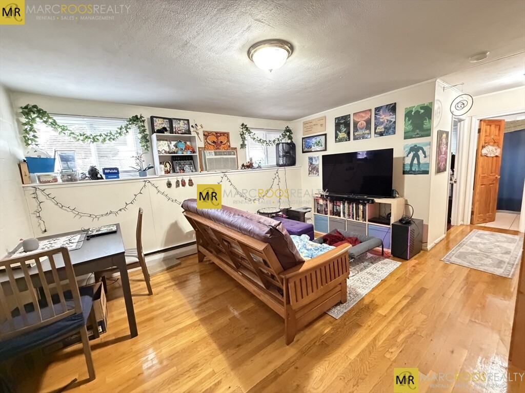 Photo 3 of 108 Perkins St. Unit 4