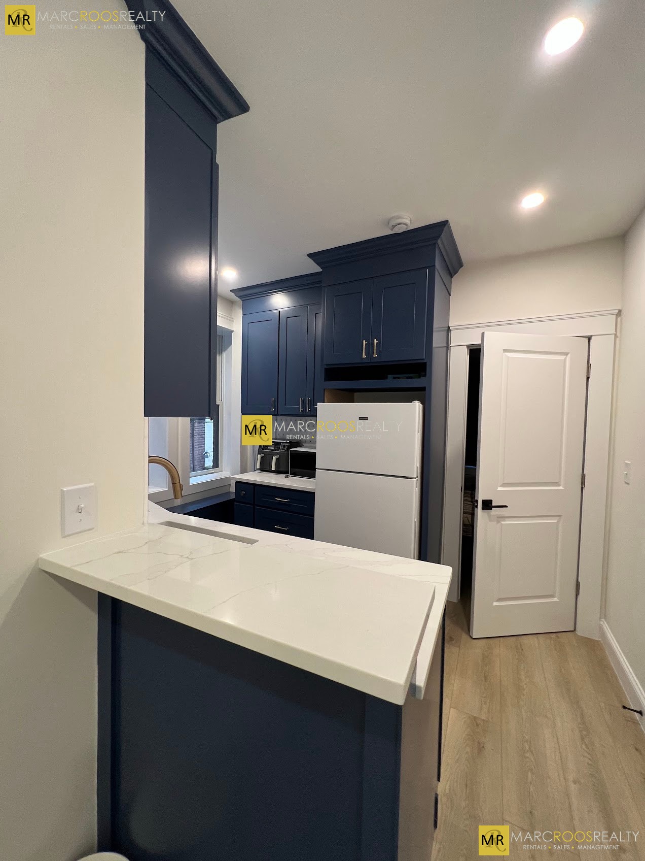 Photo 7 of Irving St. Unit 4