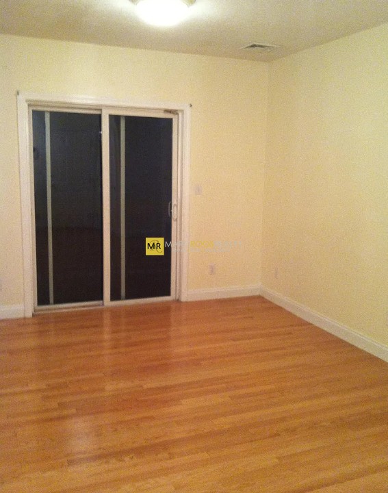 Photo 19 of 111 West 8th St. Unit I