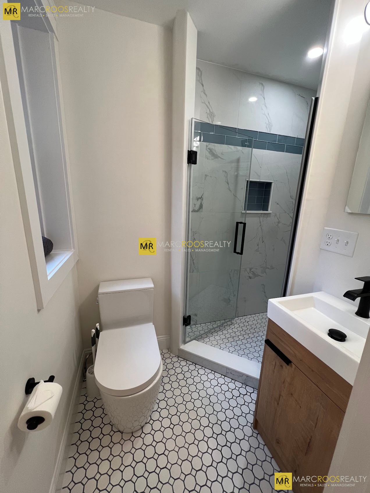 Photo 4 of Irving St. Unit 4