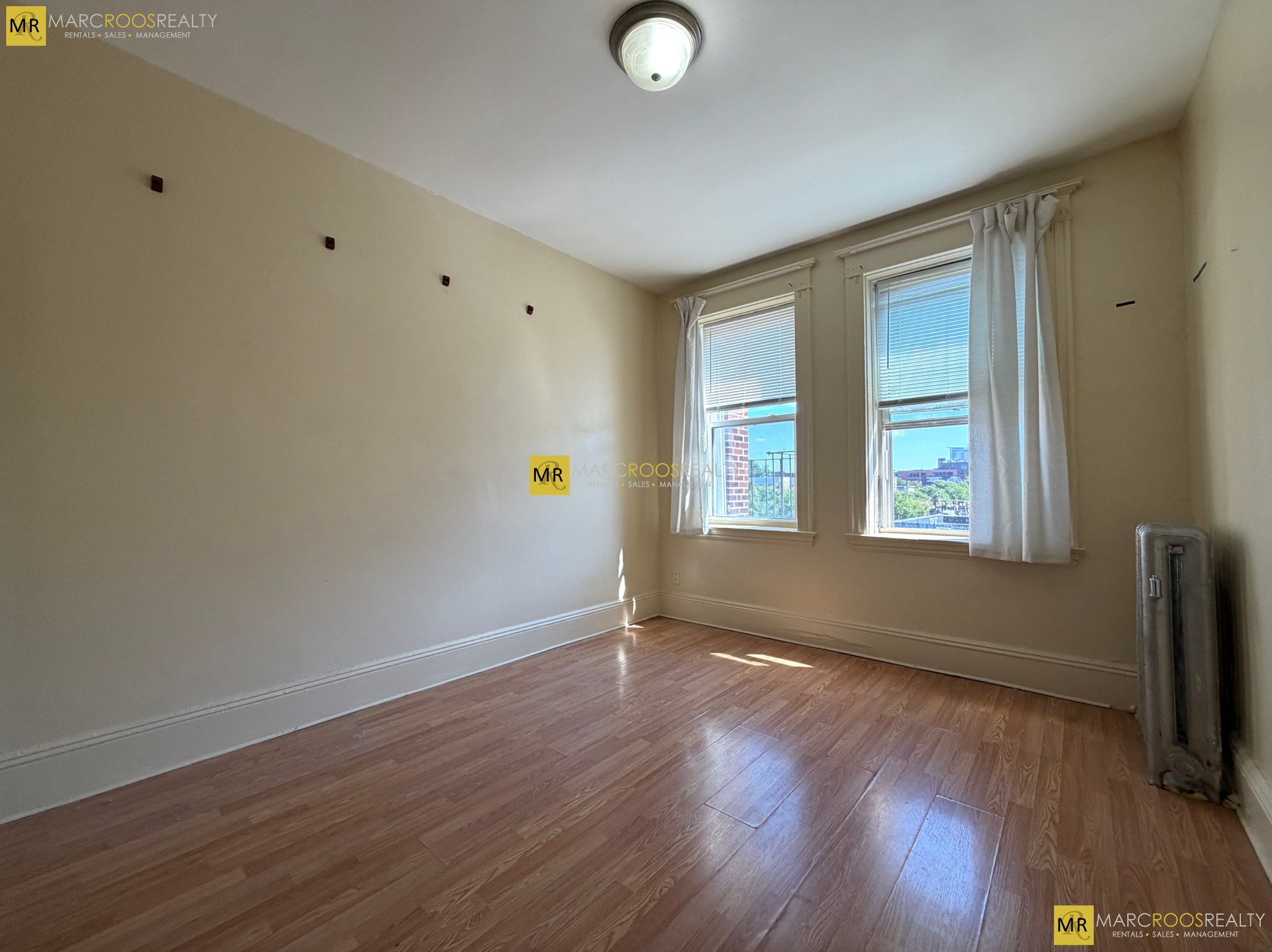Photo 4 of Park Vale Ave. Unit 9