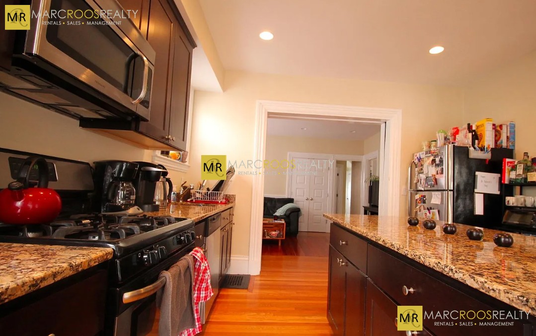Photo 3 of 29 Montcalm Ave.