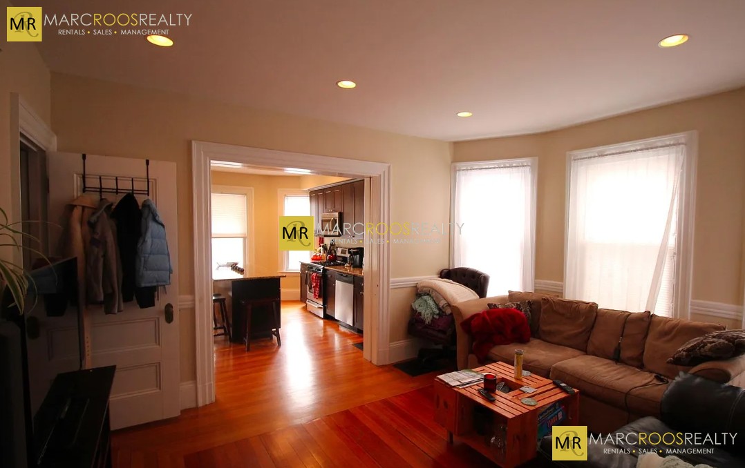 Photo 6 of 29 Montcalm Ave.