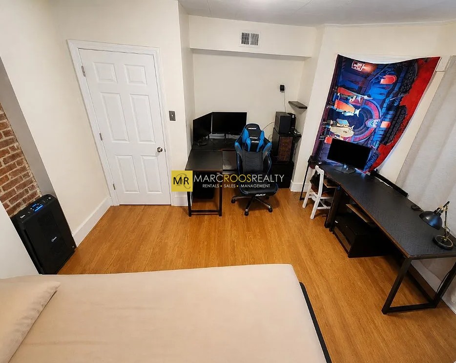 Photo 8 of Jefferson St. Unit 3