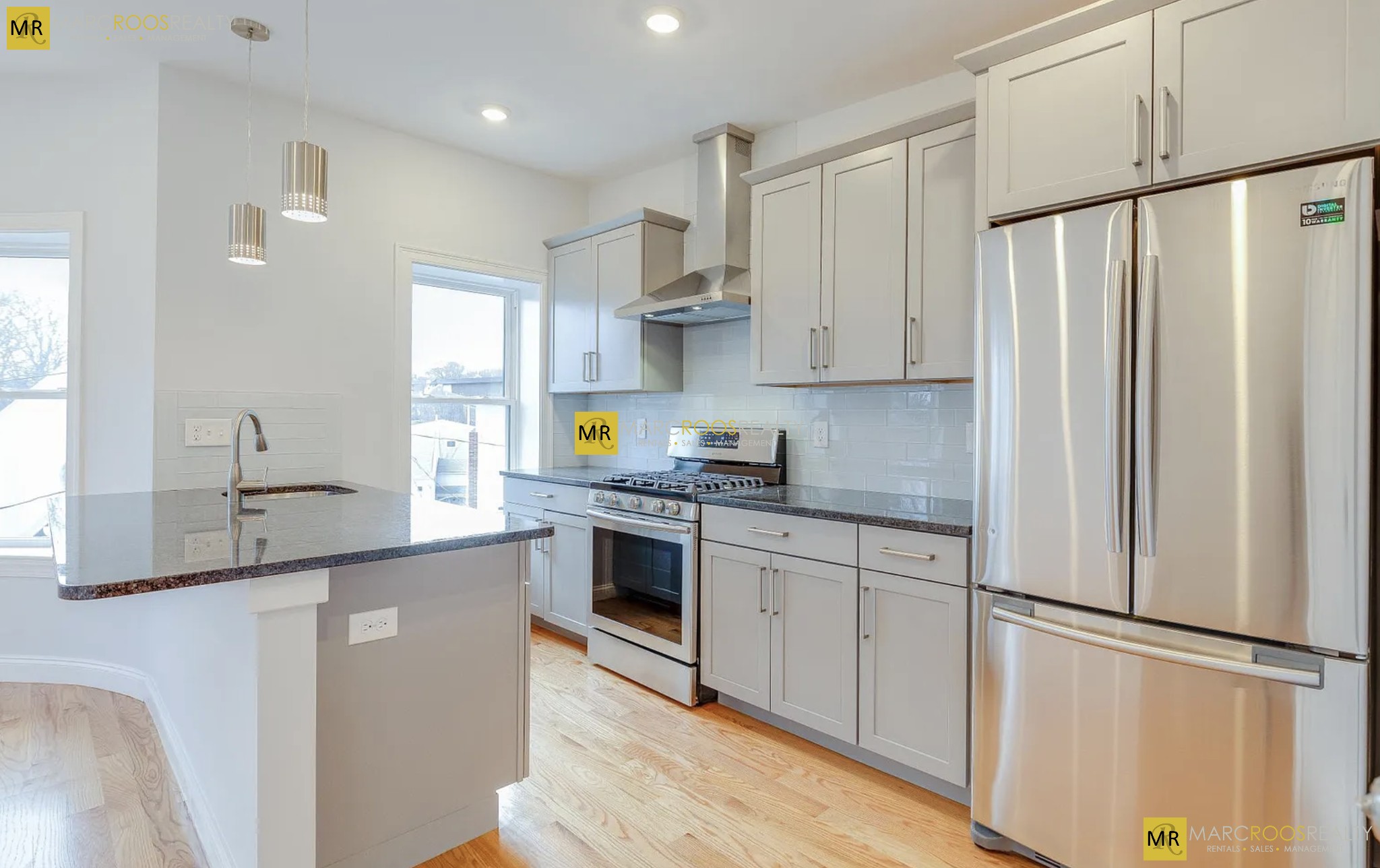 Photo 2 of 15 Kenilworth Unit 3