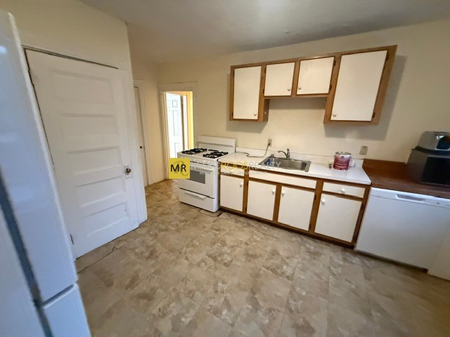 Photo 19 of Peabody St. Unit 3