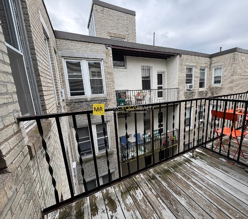 Photo 8 of Sutherland Rd. Unit 11