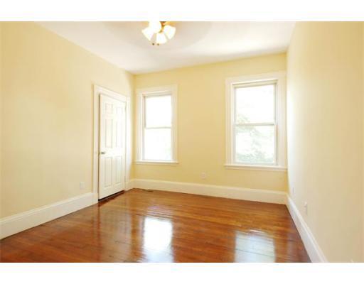 6 bed, 2 bath apartment for rent at 21 Parker Hill Ave Unit 3, Mission Hill — photo 36 of 46