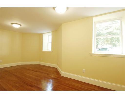 6 bed, 2 bath apartment for rent at 21 Parker Hill Ave Unit 3, Mission Hill — photo 40 of 46