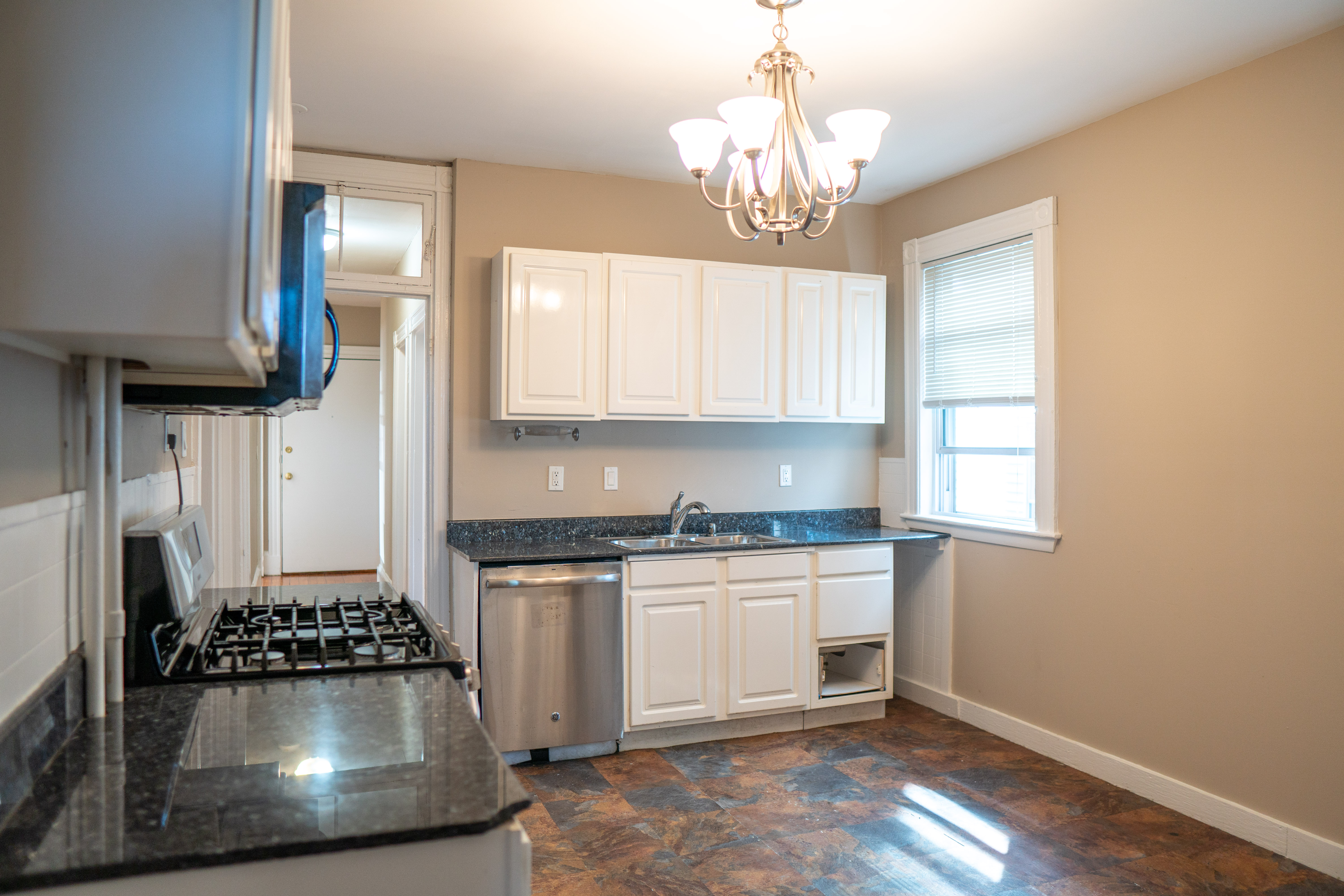 6 bed, 2 bath apartment for rent at 3 Parker Hill Ter Unit 1, Mission Hill — photo 26 of 43
