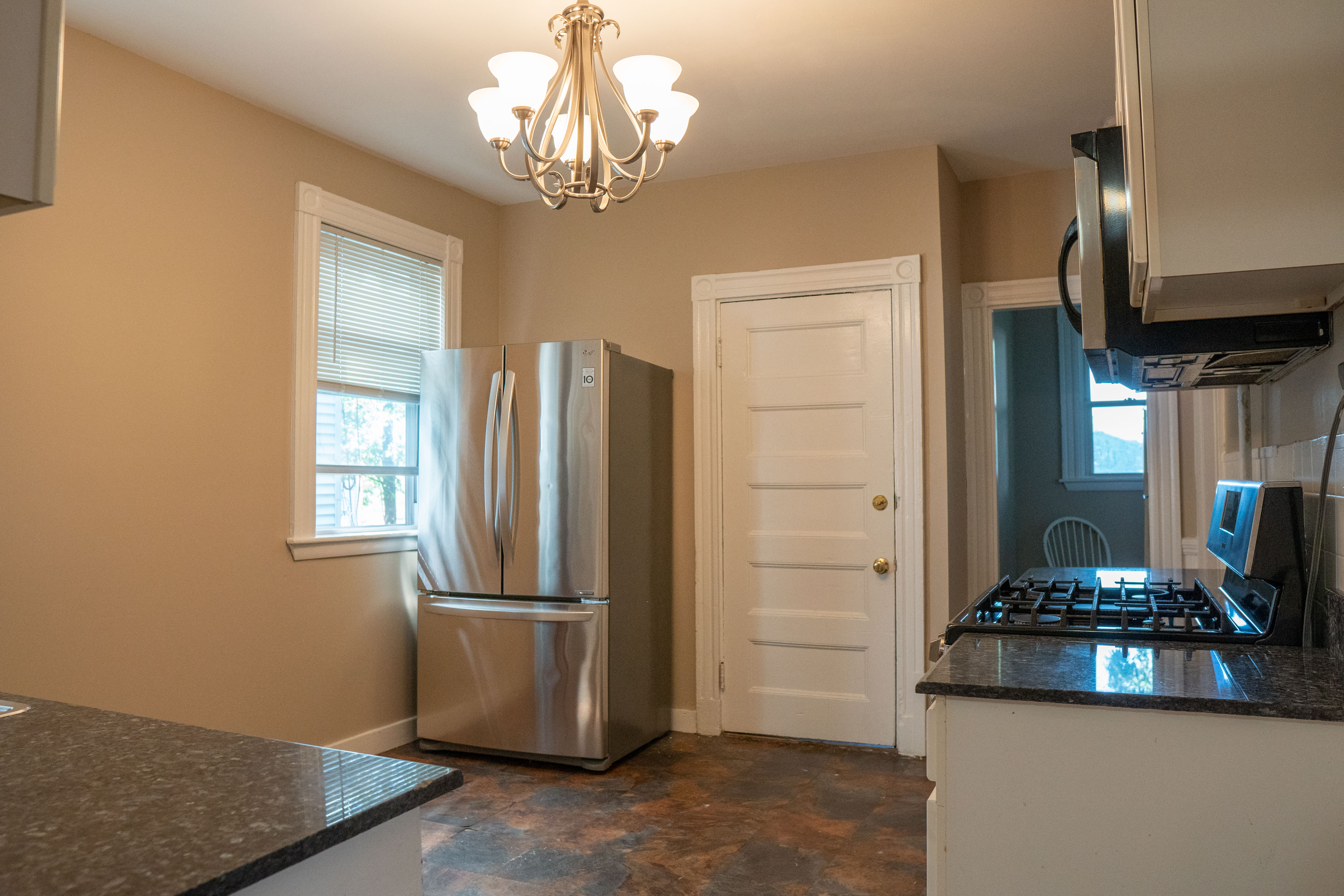 6 bed, 2 bath apartment for rent at 3 Parker Hill Ter Unit 1, Mission Hill — photo 34 of 43