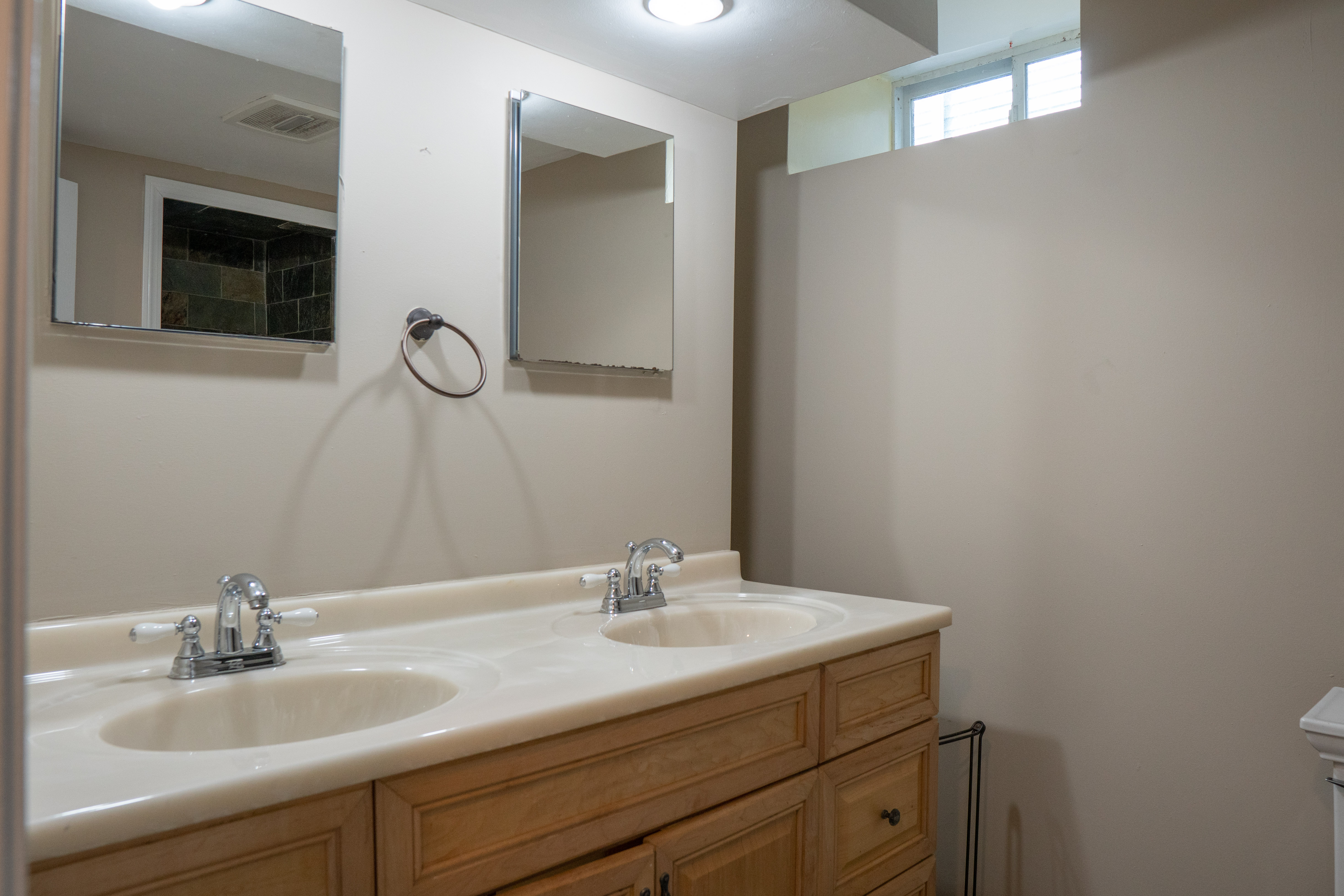 6 bed, 2 bath apartment for rent at 3 Parker Hill Ter Unit 1, Mission Hill — photo 42 of 43