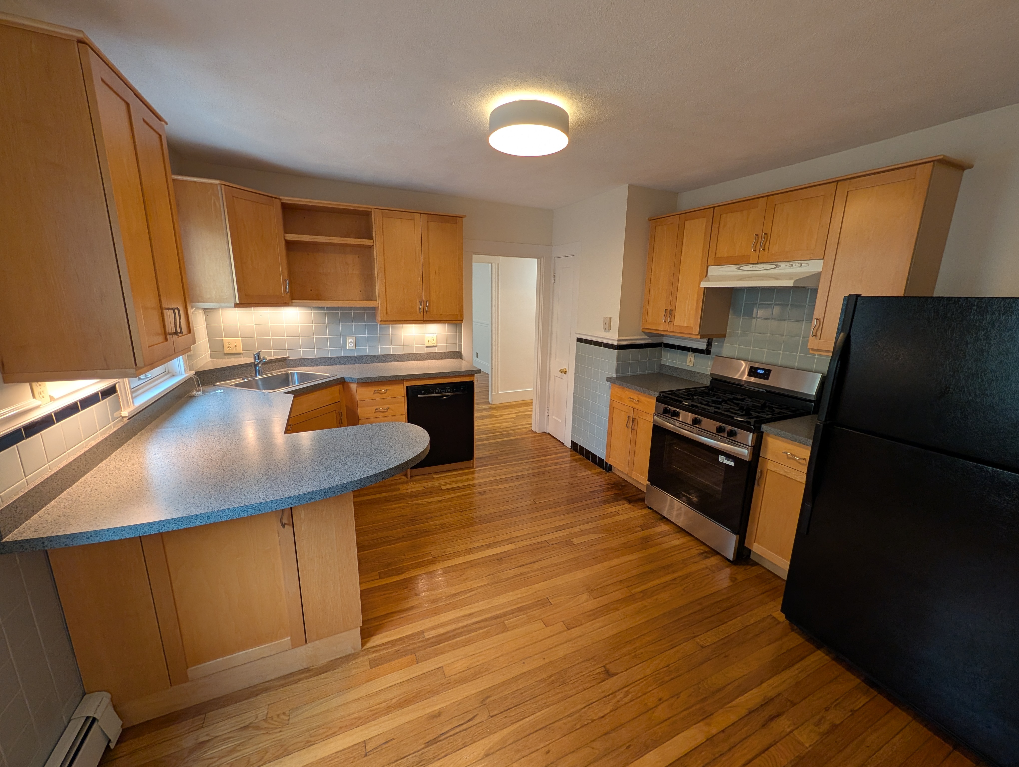 Pictures of  property for rent on Seven Pines, Cambridge, MA 02140