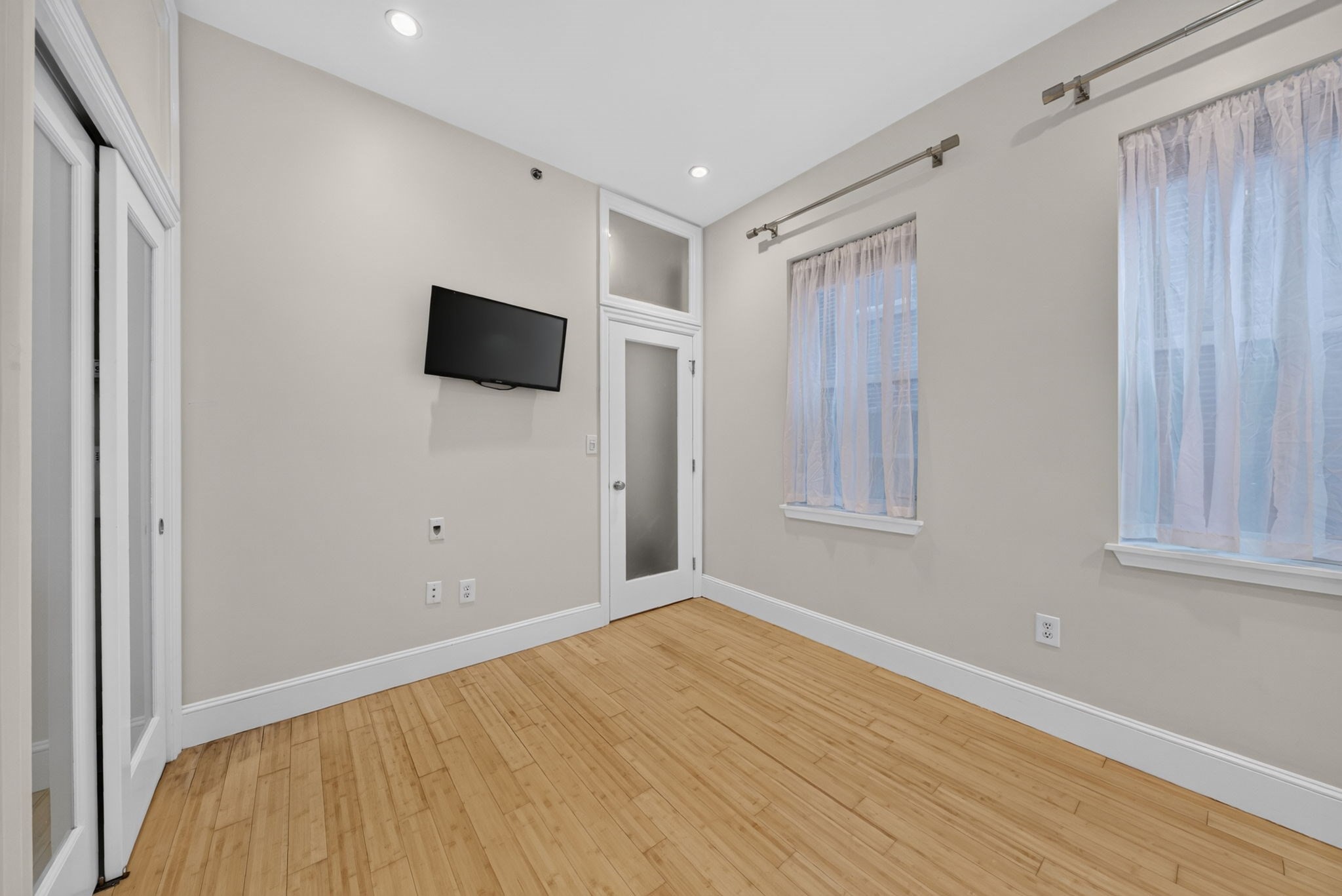 Photos of apartment on Garden Ct.,Boston MA 02113