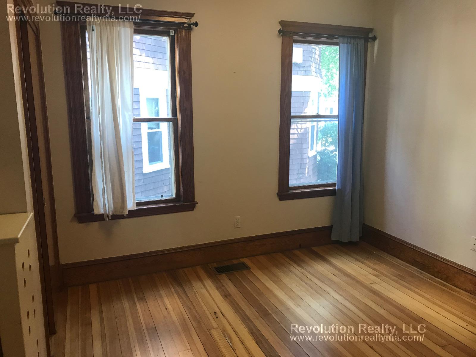 11 Granville Rd, West Cambridge