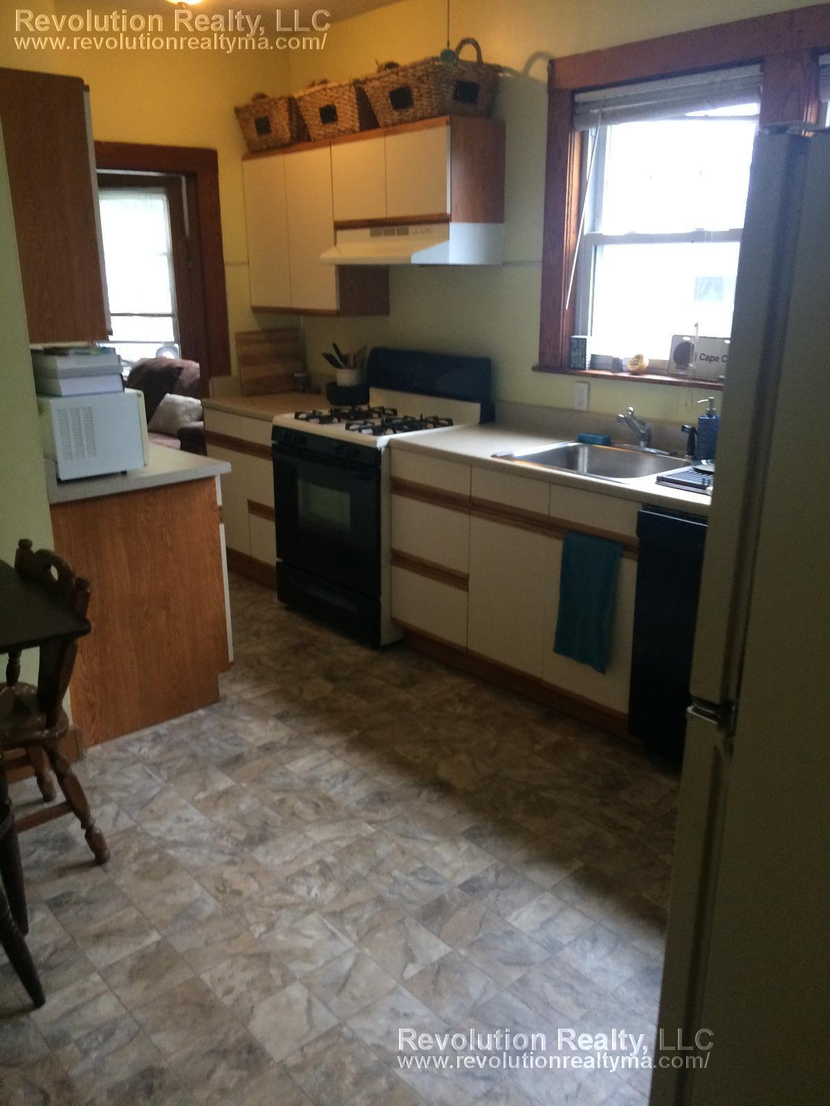 Photos of apartment on Quincy St.,Medford MA 02155