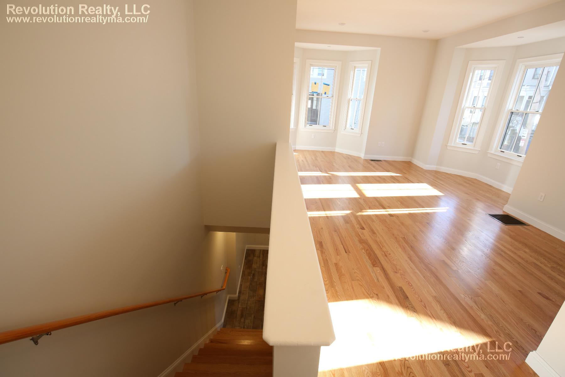 Photos of apartment on Lincoln Ave.,Somerville MA 