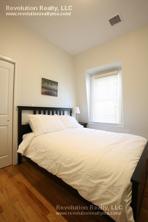 2 bed, 2 bath apartment for rent at 20 George St Unit 2R, East Somerville — photo 3 of 8