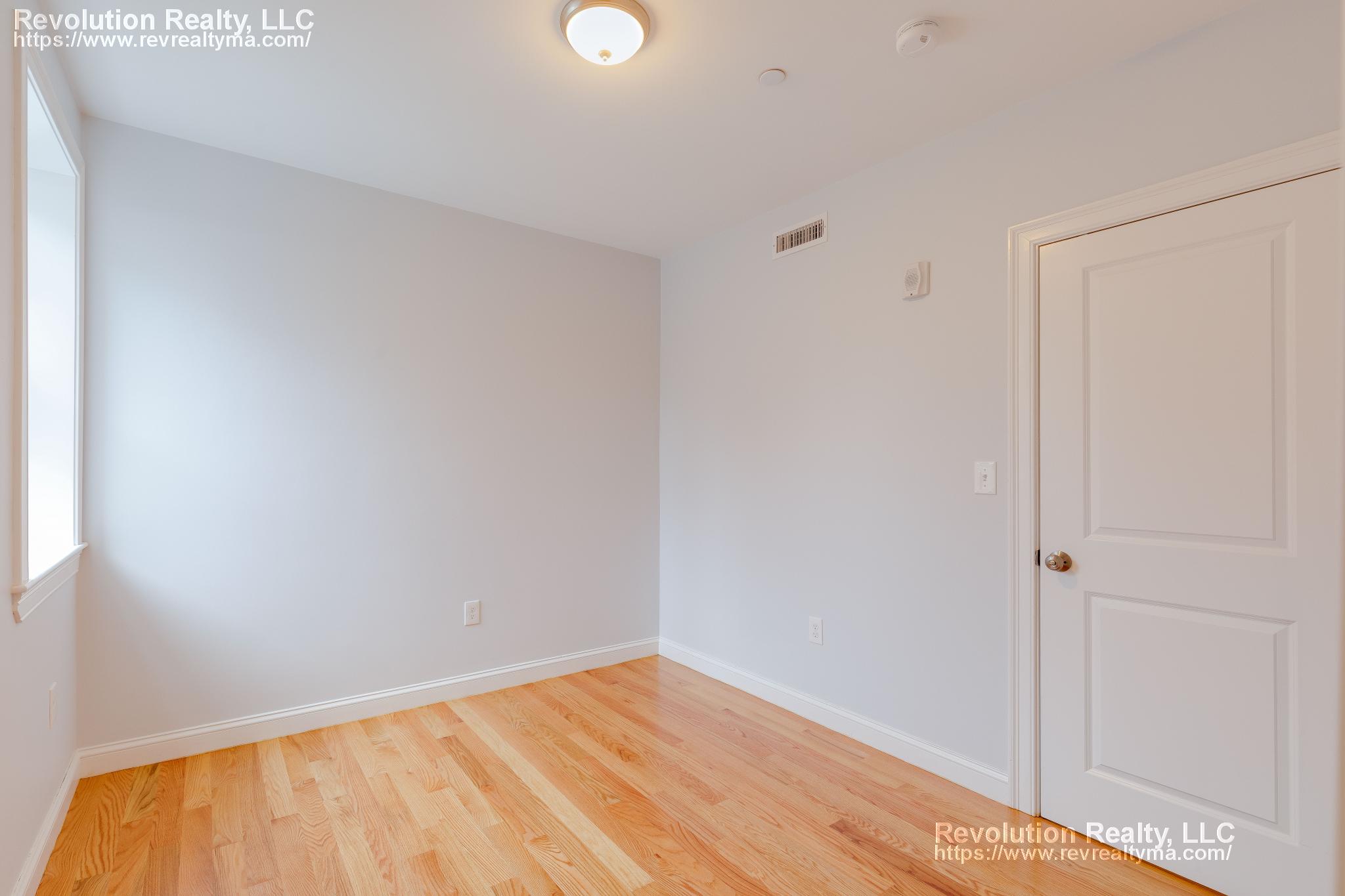 15 Kenilworth St, South End