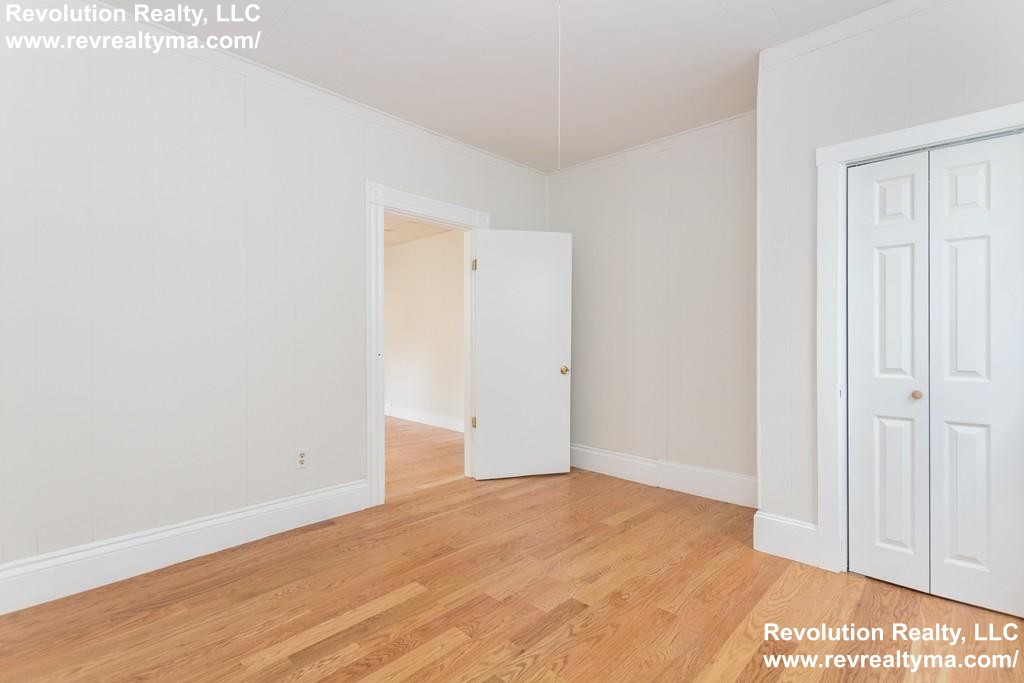 27 Pinckney St, East Somerville