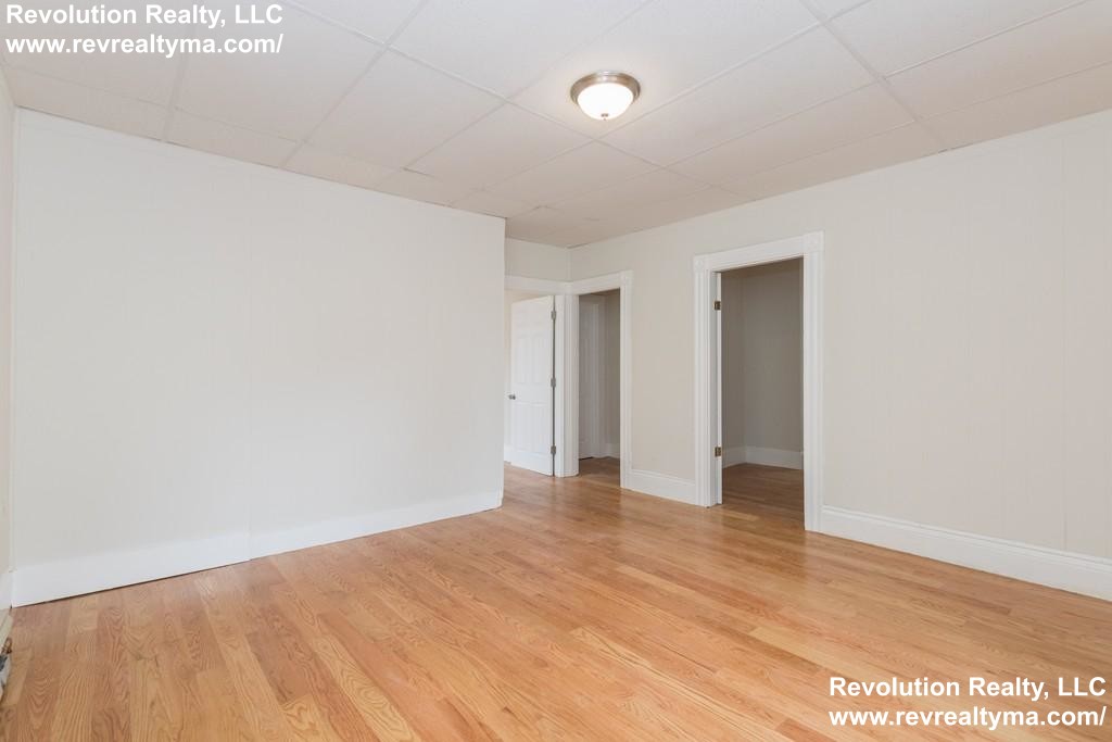 27 Pinckney St, East Somerville