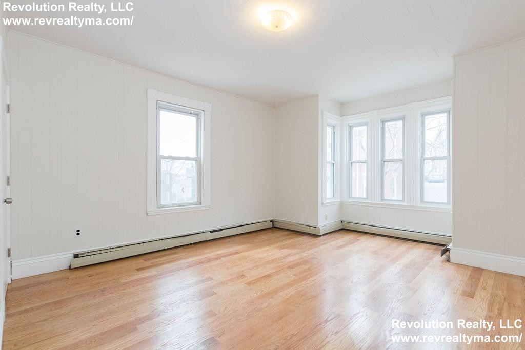 27 Pinckney St, East Somerville