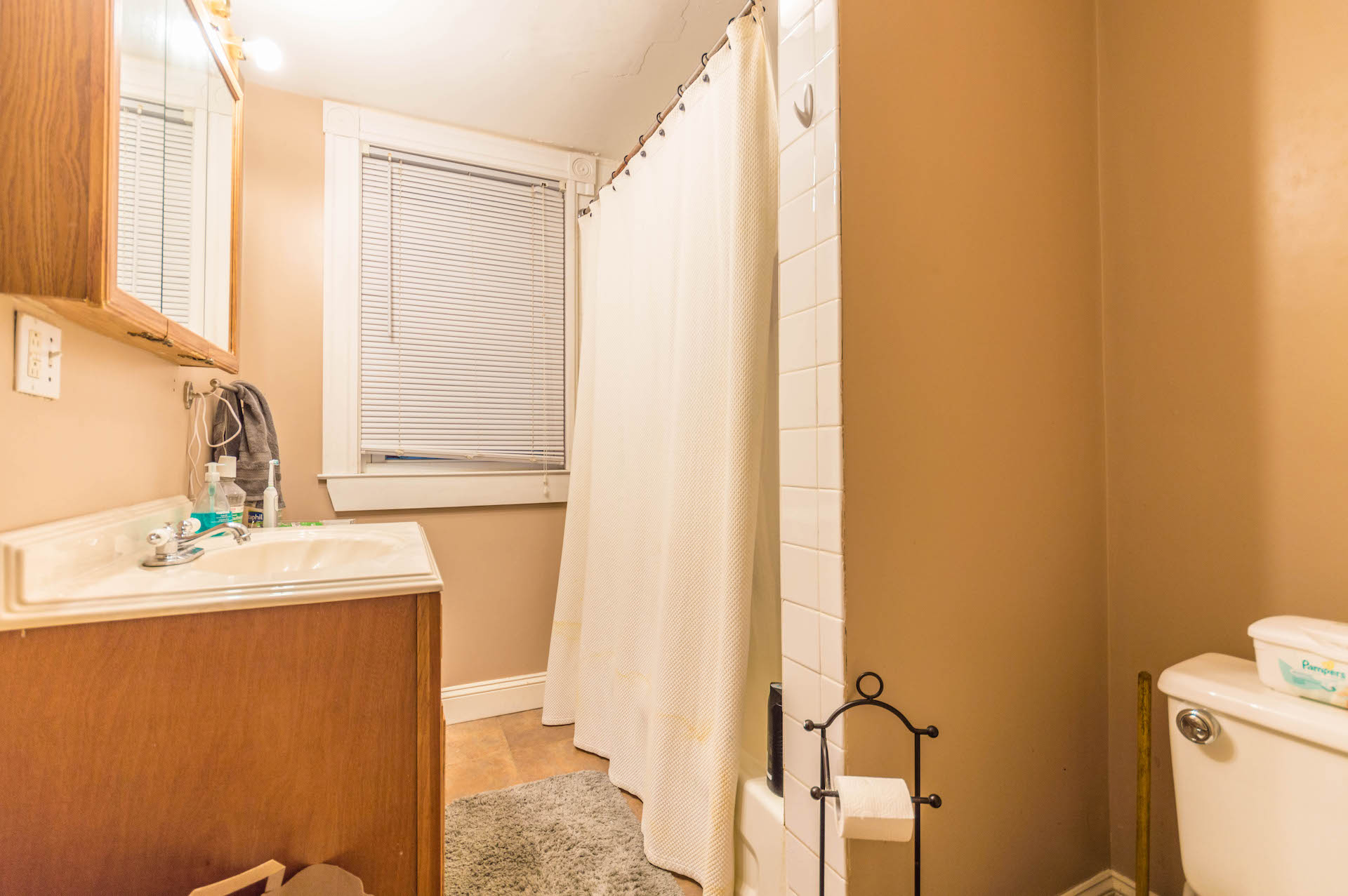 5 bed, 1.5 bath apartment for rent at 4 Sparhawk St Unit 4, Brighton — photo 19 of 35