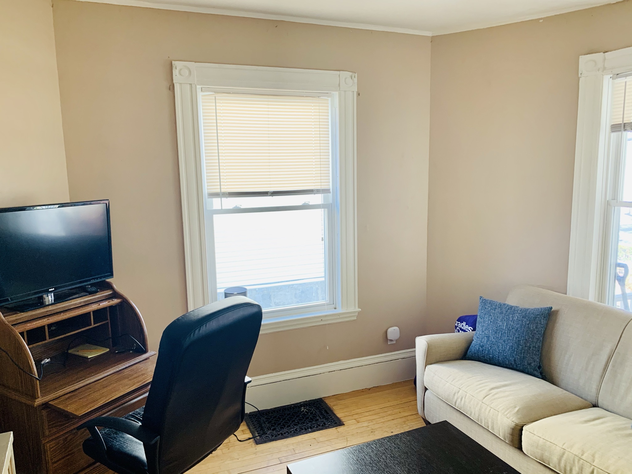 5 bed, 1.5 bath apartment for rent at 4 Sparhawk St Unit 4, Brighton — photo 10 of 35