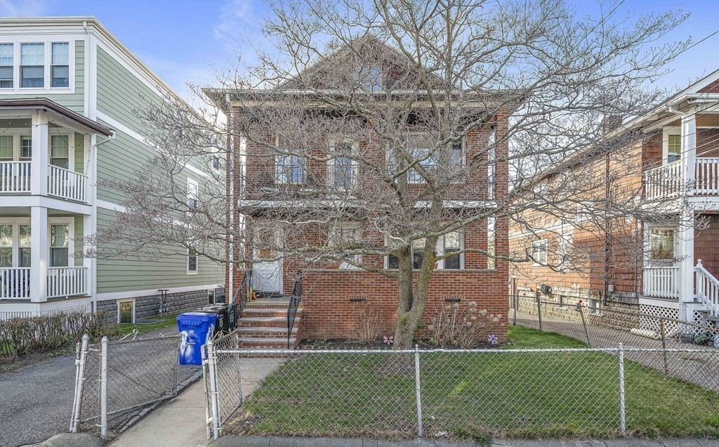 70 Litchfield St, Allston