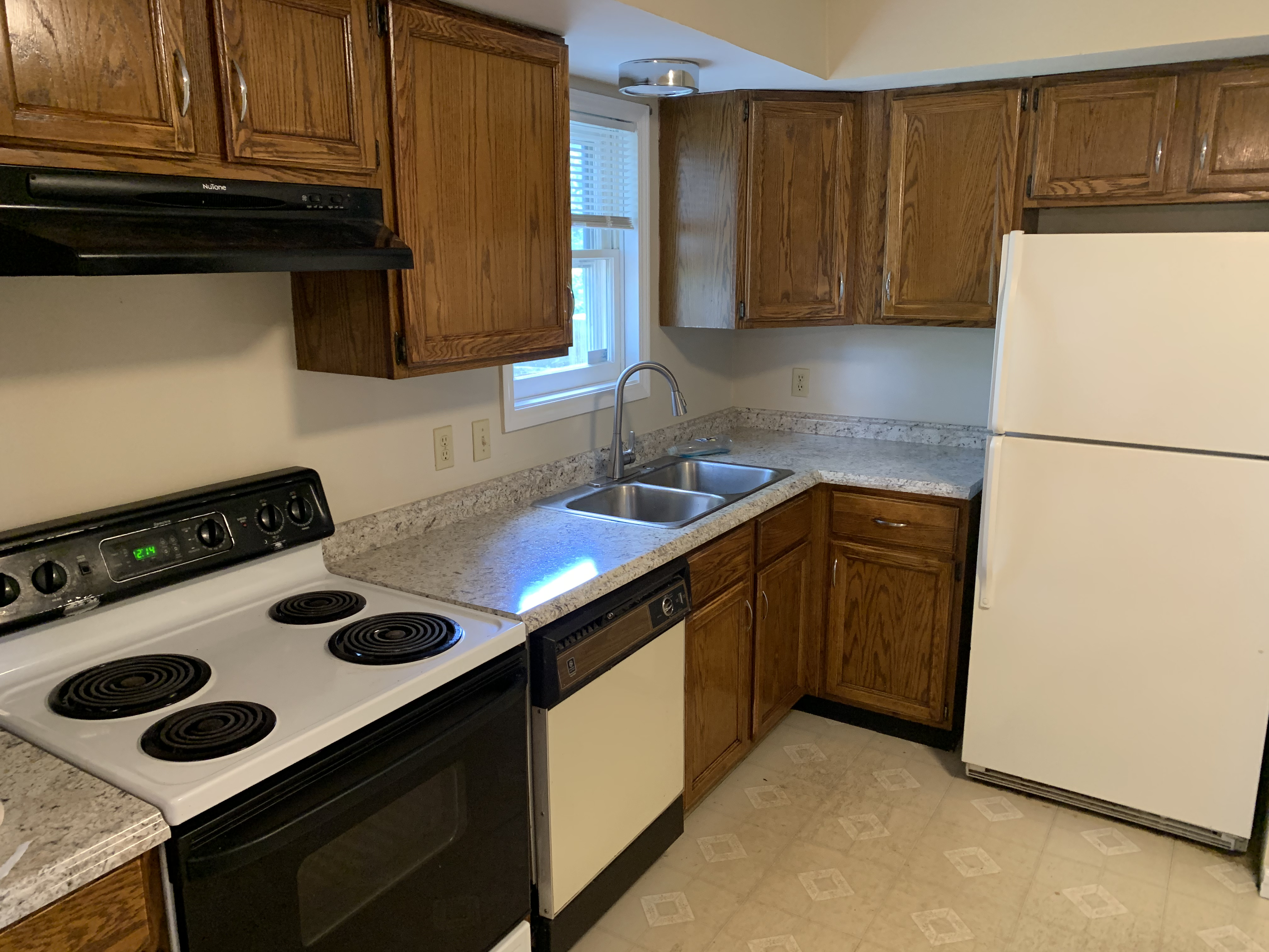2 bed, 1.5 bath apartment for rent at 50 Hicks Ave Unit 15, Medford