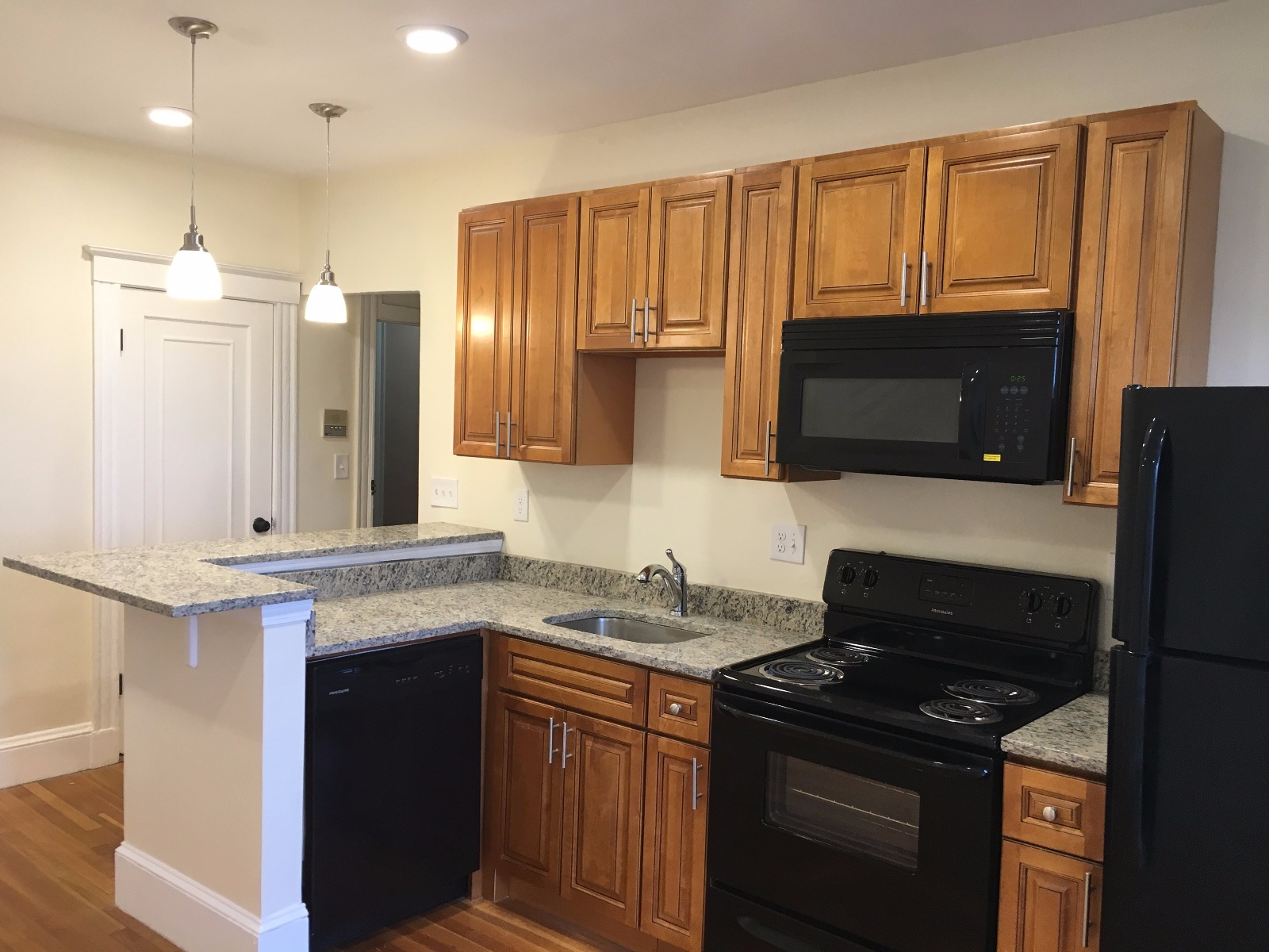 3 bed, 1 bath apartment for rent at 379 Broadway Unit 31, Winter Hill