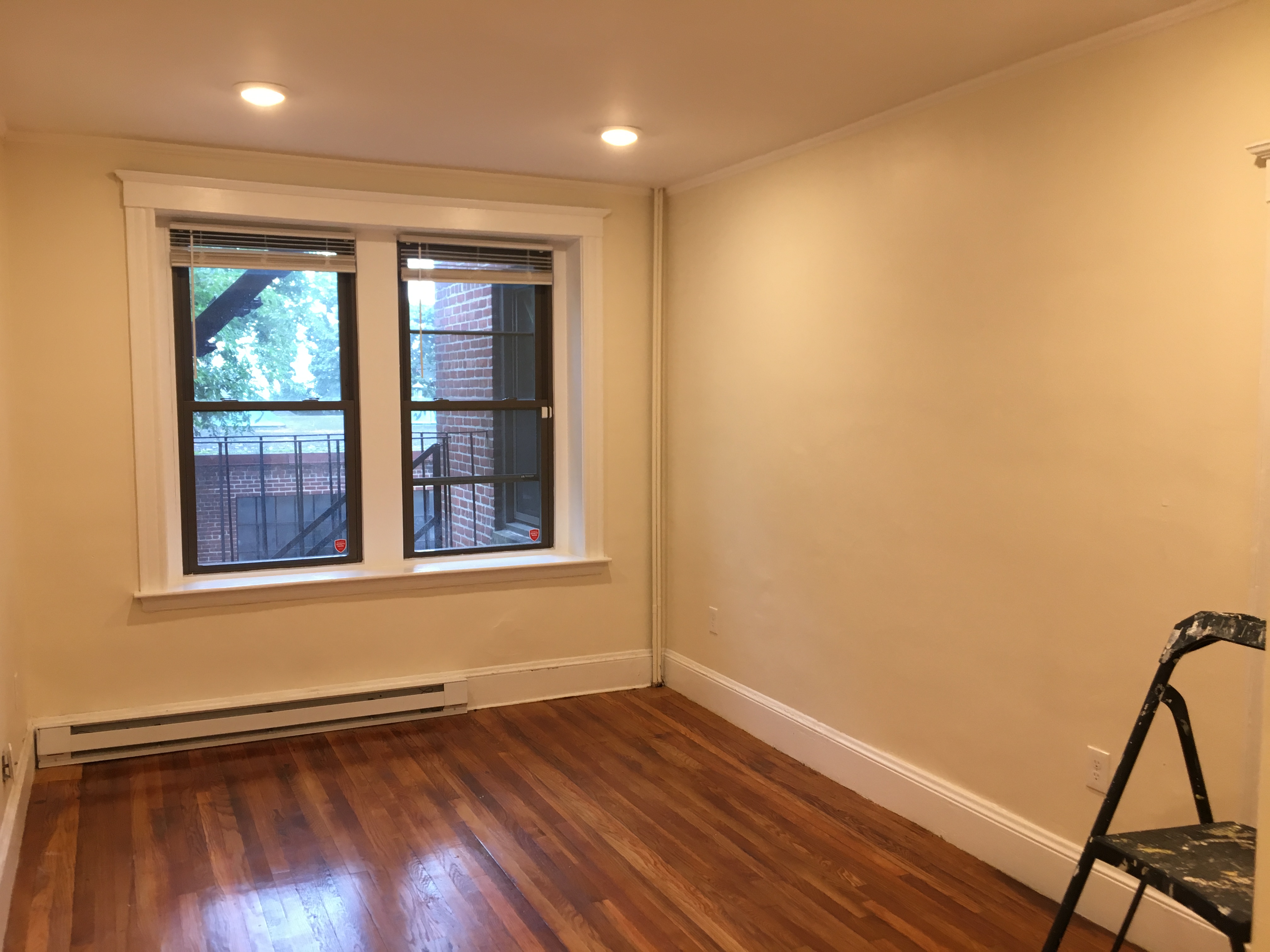 3 bed, 1 bath apartment for rent at 383 Broadway Unit 12, Winter Hill — photo 4 of 13