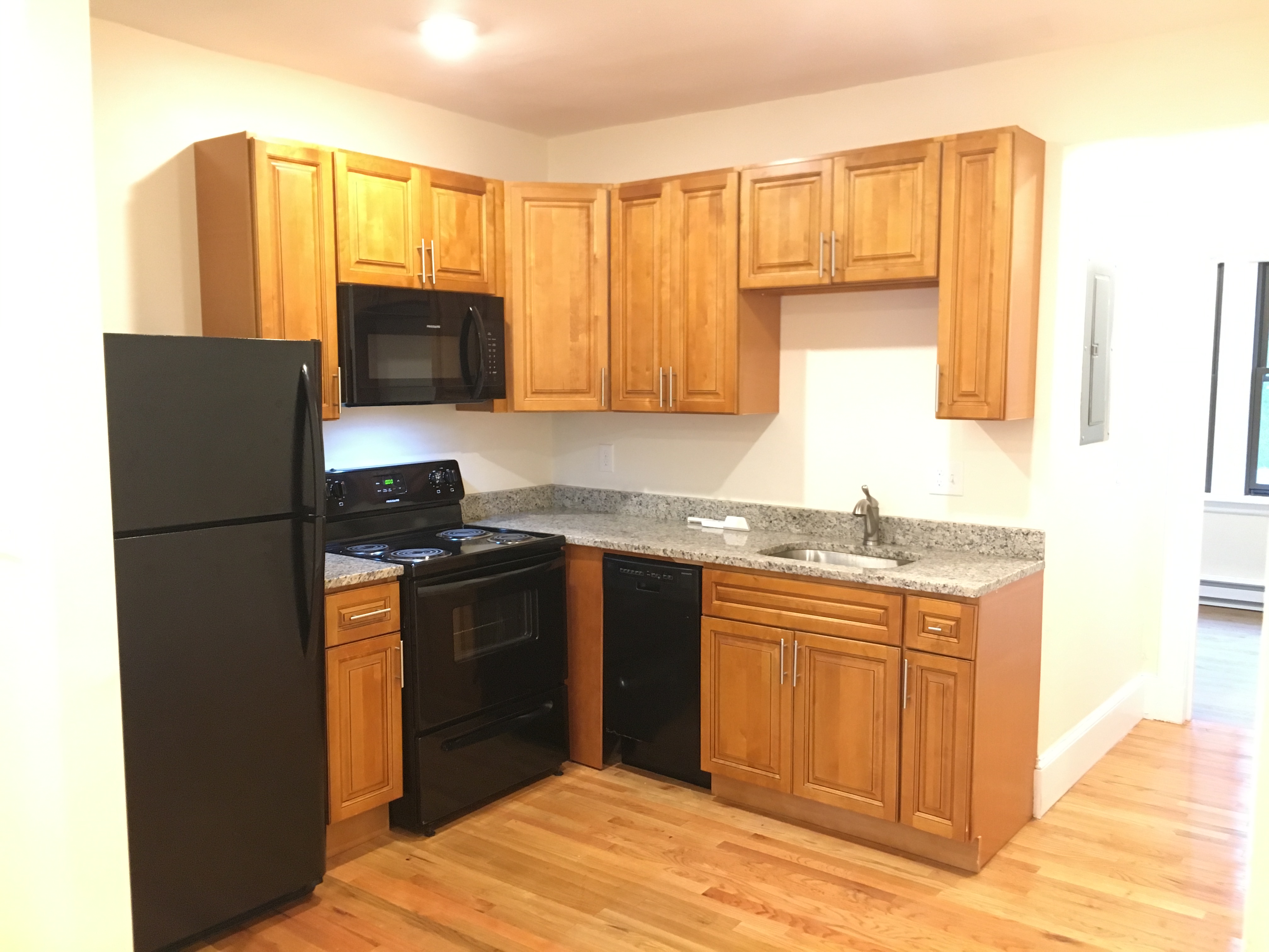 3 bed, 1 bath apartment for rent at 383 Broadway Unit 12, Winter Hill
