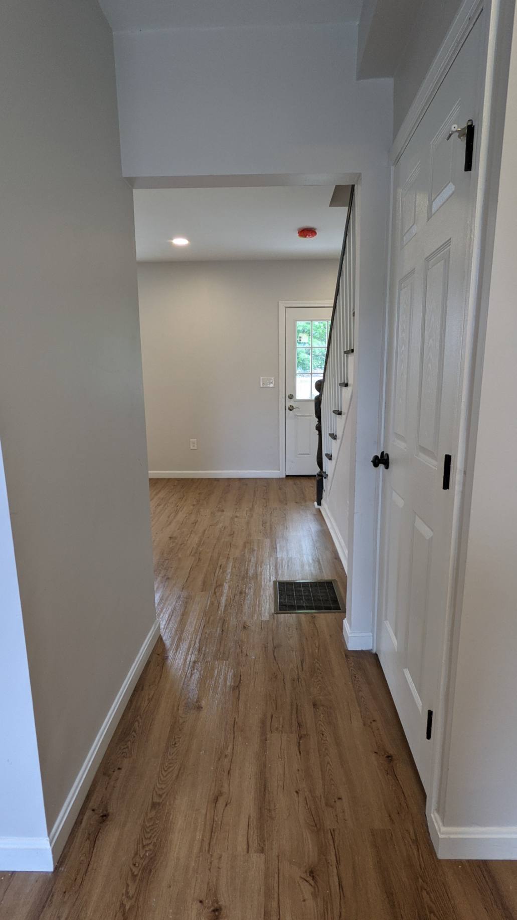 3 bed, 2 bath apartment for rent at 22 Lawton Pl Unit 0, Waltham — photo 5 of 14