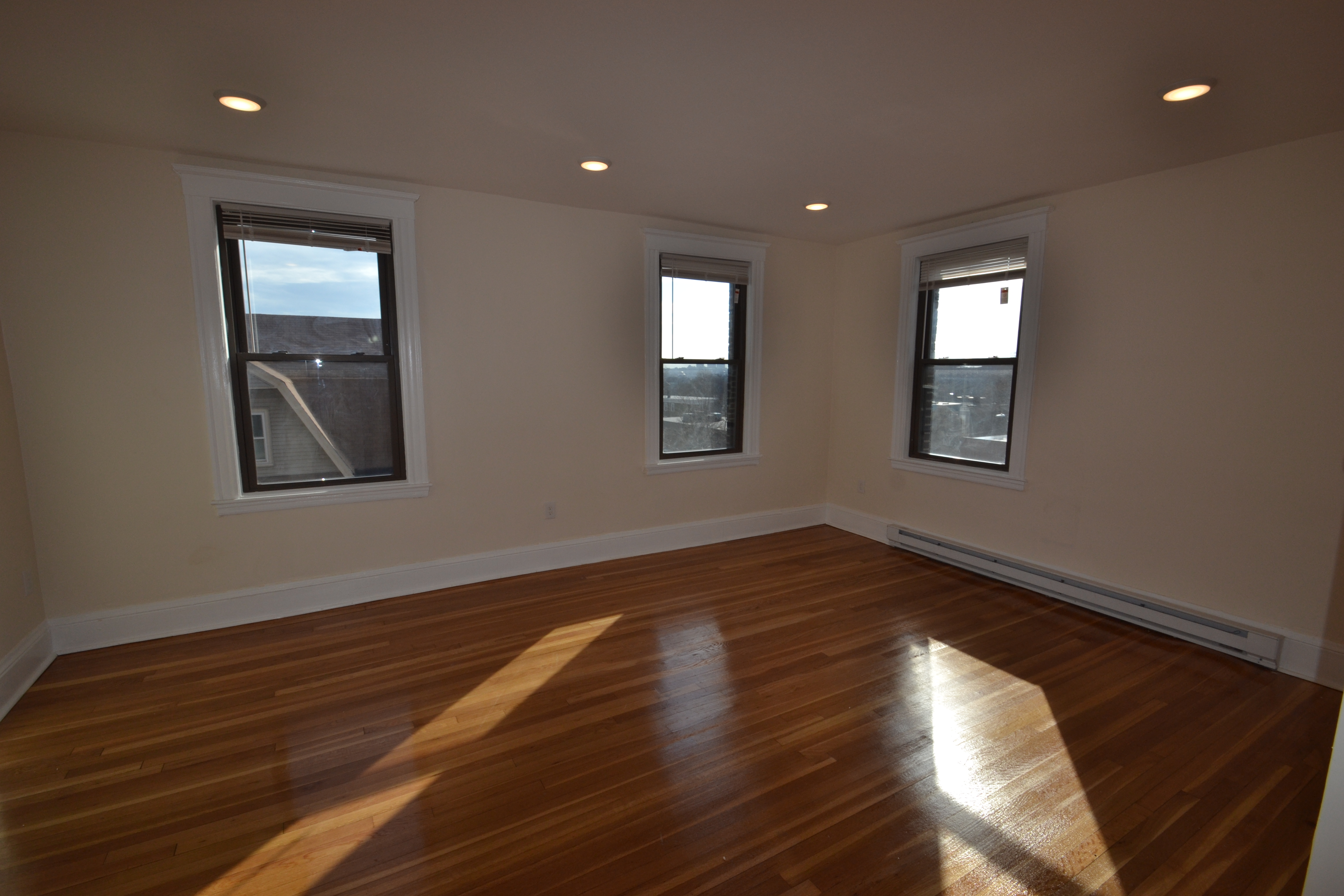 379 Broadway, Winter Hill